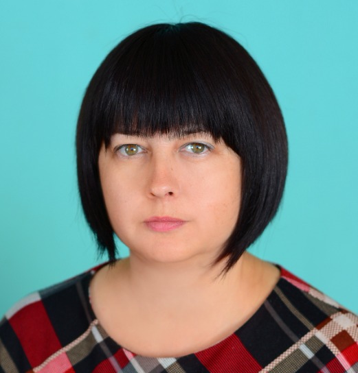 Скорикова Оксана Юрьевна.